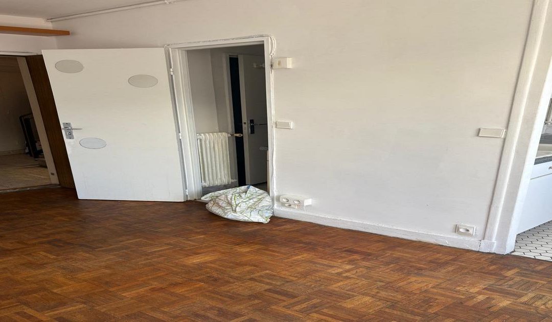 Débarras maison gratuit Paris : experts pour vider sans frais